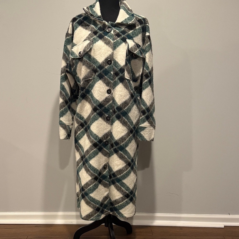 Elan Checkered Cape in Green and Cream
